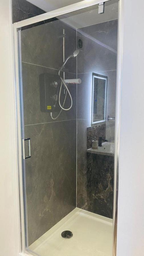 Luxury Beach Front Rooms- Pma Kirkcaldy Exterior photo